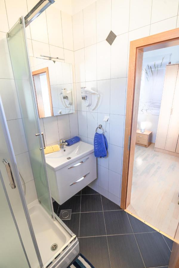 Apartments Dujmovic With Terrace Baska  Ngoại thất bức ảnh