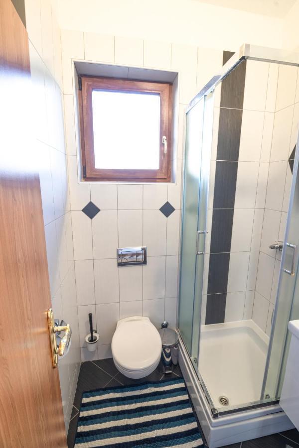 Apartments Dujmovic With Terrace Baska  Ngoại thất bức ảnh