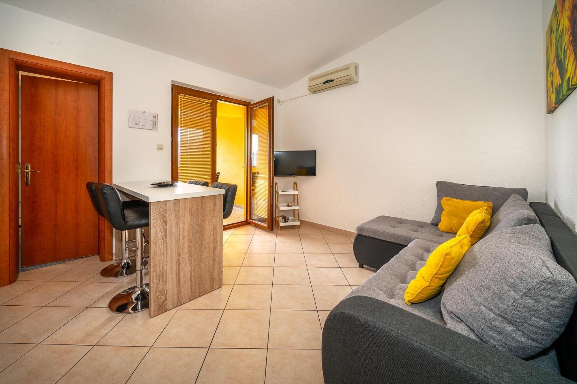 Apartments Dujmovic With Terrace Baska  Ngoại thất bức ảnh